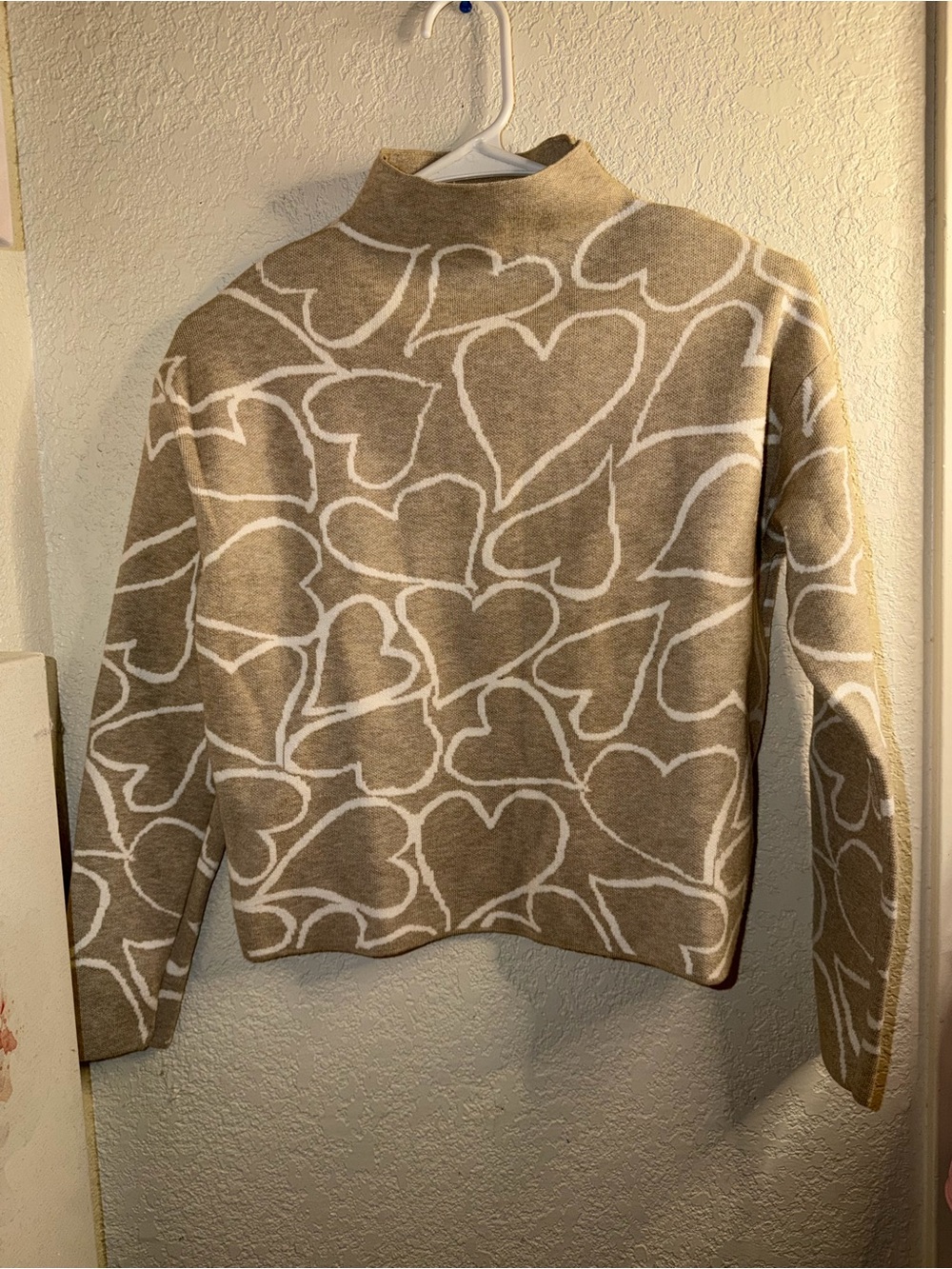 Tahari Beige and White Heart-Pattern Turtleneck Sweater